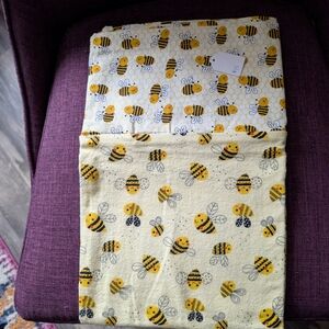 Bee Patterned Bedding Set